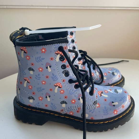 NWOT Dr. Martens Toddler 1460 Patent Woodland Lace Up Boots Size 13 - Picture 5 of 16